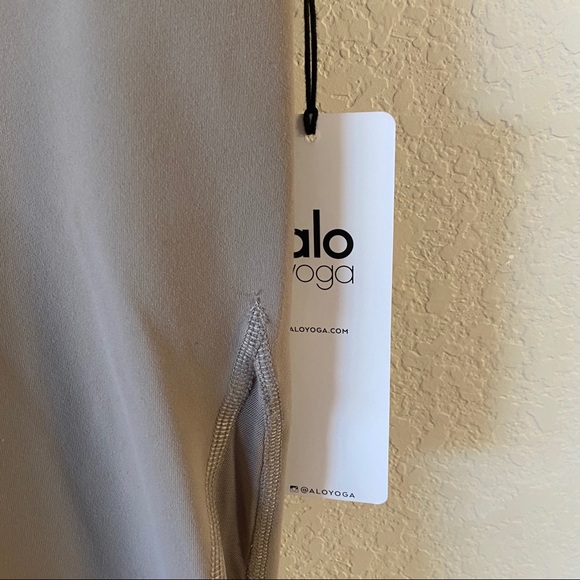 ALO NWT High Waist Coast Capri Legging - Picture 6 of 8